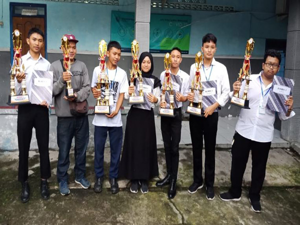 SMK Telekomunikasi Tunas Harapan Juara Umum LKS
