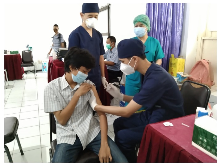Vaksin Dosis I Untuk Siswa Siswi SMKN 5 Semarang