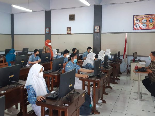 ANBK Oleh Guru dan Siswa SMAN 3 Semarang