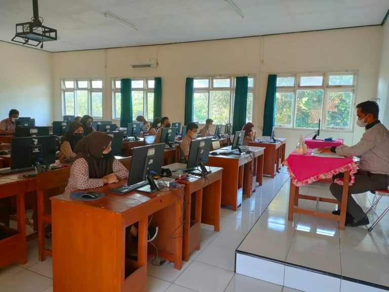 Asesmen Nasional Berbasis Komputer (ANBK) SMA Negeri 12 Semarang