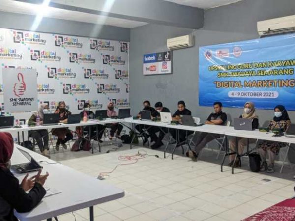 Persiapan Kelas Industri, SMK Swadaya Semarang Adakan Program Upskilling untuk Tingkatkan Kompetensi Guru di Bidang Digital Marketing