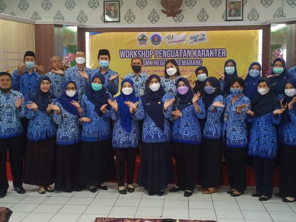 Temukan Jati Diri sebagai Guru di Workshop Penguatan Karakter Guru SMKN 4 Semarang