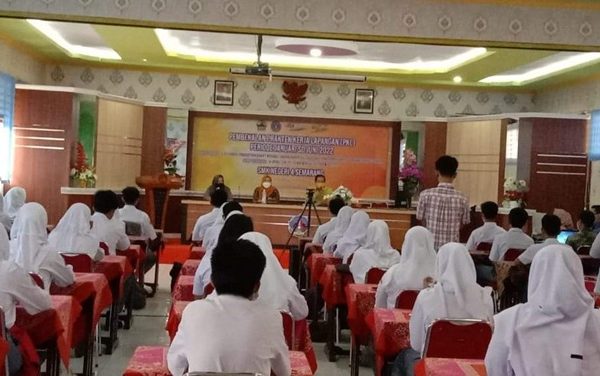 Pembekalan PKL Periode Januari sd Juni 2022 Blanded System di SMKN 4 Semarang