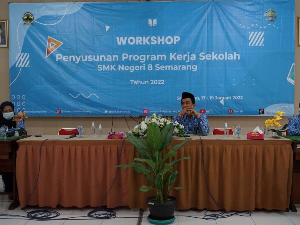 Workshop Penyusunan Program Kerja Sekolah SMK N 8 Semarang