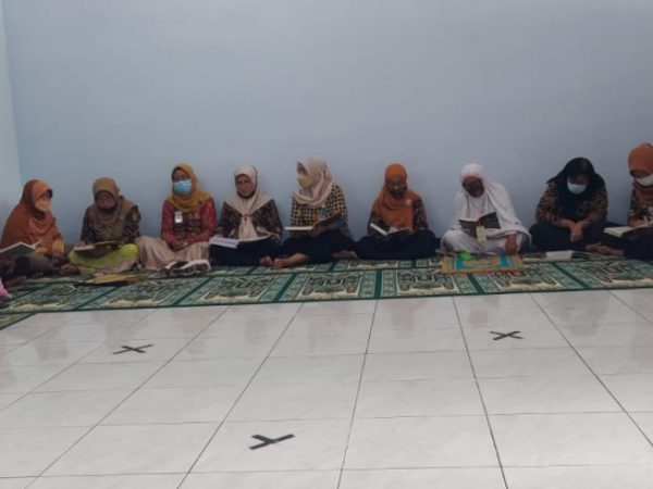 Tumbuhkan Islamic Culture SMKN 10 Semarang Adakan Khotmil Quran