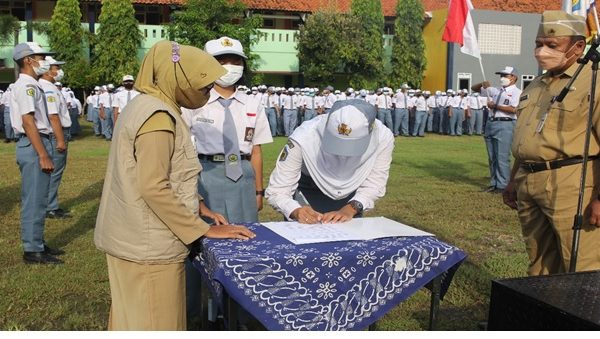 Sertijab Pengurus OSIS Tahun 2022 SMKN 1 Semarang