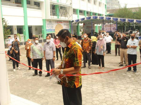 Peresmian Rumah Produksi Pusat Keunggulan SMK Theresiana Semarang