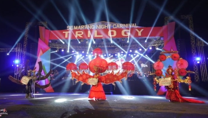 Penampilan Perwakilan SMAN 13 Semarang dalam Semarang Night Carnival 2022