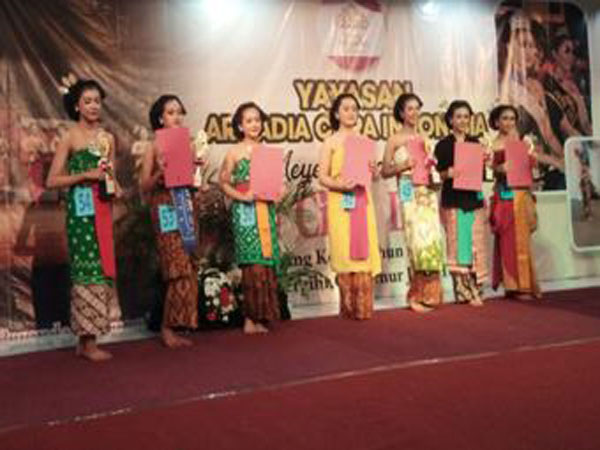 Siswa SMKN 6 Semarang Raih Penghargaan Putri Citra Jawa Tengah