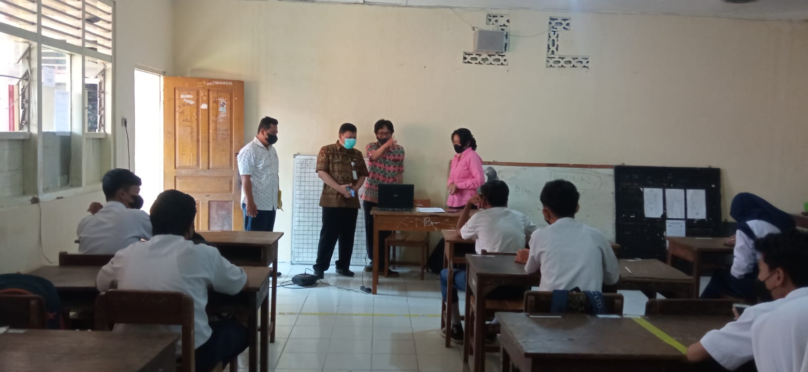 SMKN 10 Semarang Bina SMP Nusa Bhakti Semarang Dalam Digitalisasi Sekolah
