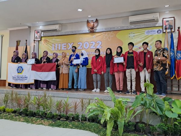 Meneliti Ekstrak Rebung Bambu untuk Penderita Diabetes, Siswa SMAN 3 Semarang Raih 2 Medali Emas Internasional