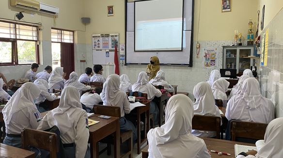 Semangat Belajar Siswa SMAN 5 Semarang Saat Berpuasa