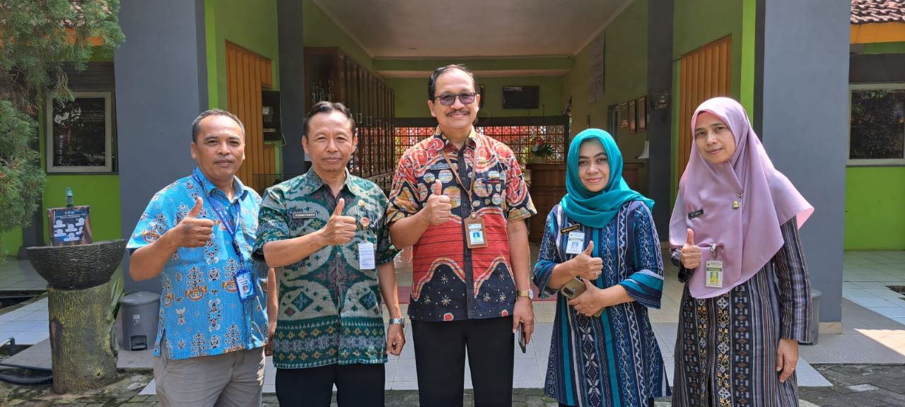 Kunjungan Kacabdin I Dalam Pemantauan PPDB SMAN 13 Semarang Tahun 2023