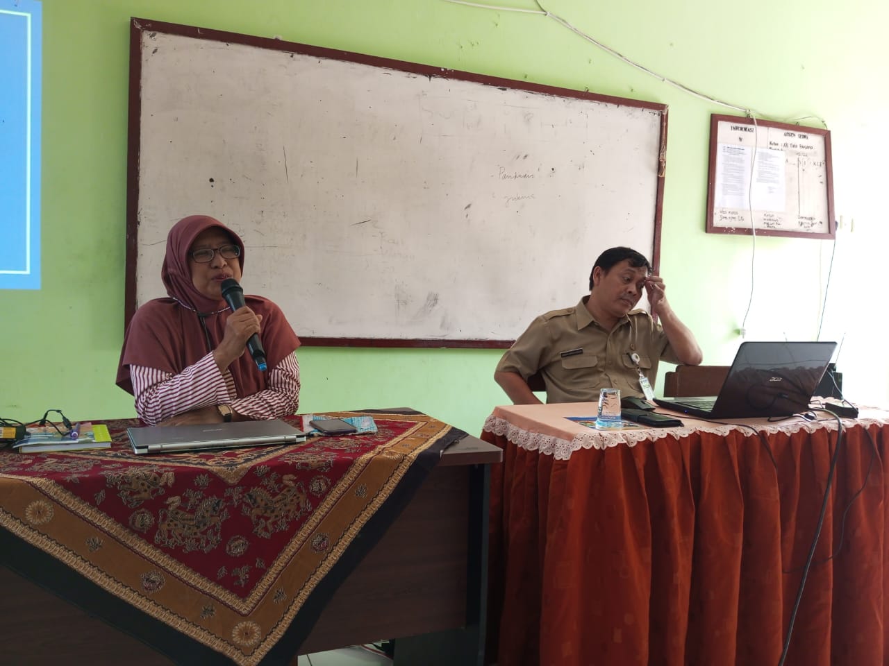 SMK Sudirman Semarang Tingkatkan Branding Sekolah melalui Pelatihan Menulis Berita dan Artikel Ilmiah