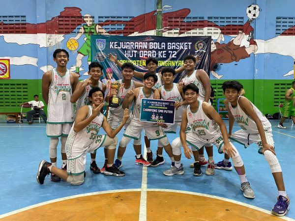 SMA IT Bina Amal Juara 1 Basket DPRD Karanganyar Cup 2023