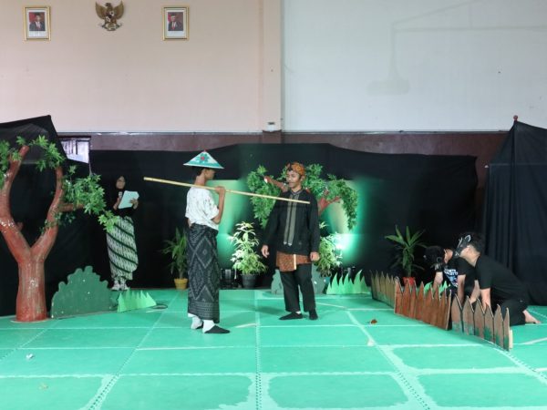 SMAN 5 Semarang Menghidupkan Sejarah Melalui Projek P5 ‘Semarang Dalam Bingkai Tradisi’