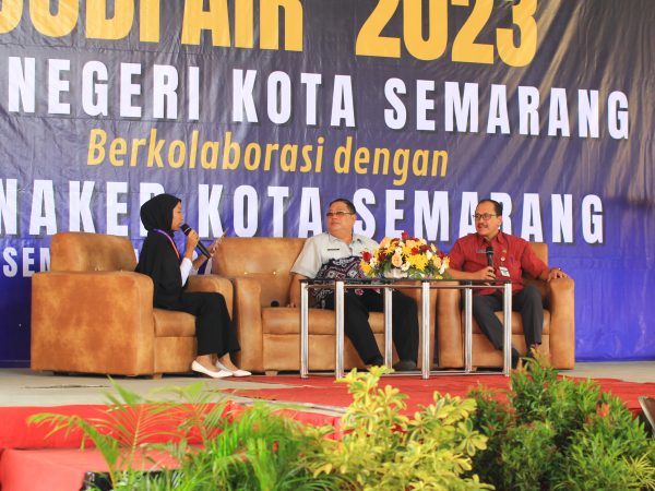 Job Fair 2023 SMK Negeri Kota Semarang Berkolaborasi Dengan Disnaker Kota Semarang