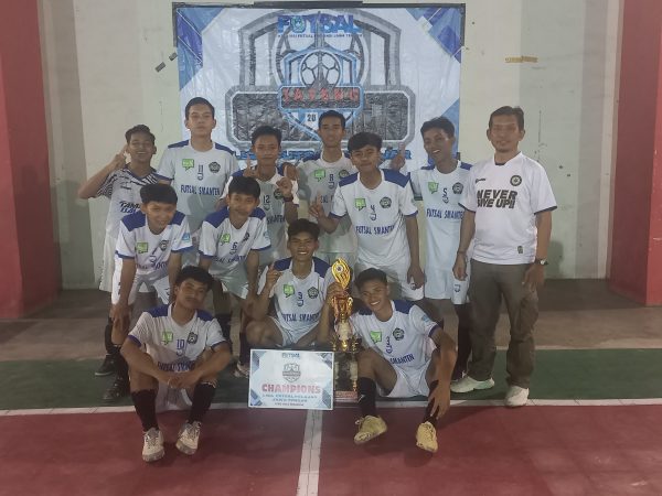 Tim Futsal SMAN 10 Semarang Melaju ke Tingkat Provinsi