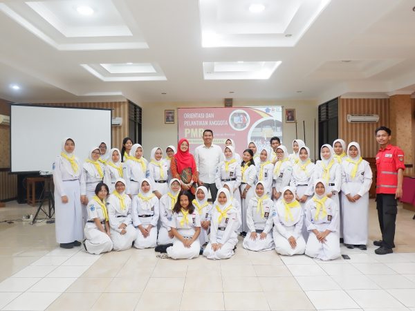 Orientasi dan Pelantikan Pengurus dan Anggota PMR SMK Negeri 6 Semarang: Meningkatkan Kesiapsiagaan dalam Perawatan Keluarga dan Bantuan Kedaruratan